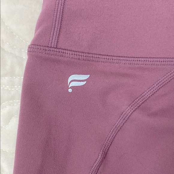 Fabletics Cropped Leggings Mauve - Picture 9 of 11